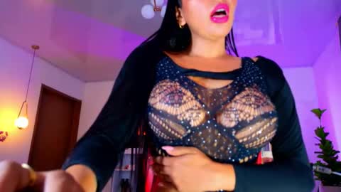 karina4squirt online show from December 18, 2025, 12:11 pm