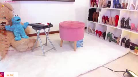 Snapshot of karina_torres_ chatting on October 8, 2025, 12:19 am Karina online show from October 8, 2025, 12:19 am