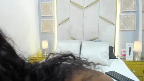 karinaacox online show from March 26, 2026, 1:17 pm