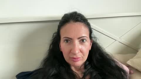 Karina online show from April 14, 2026, 12:33 pm