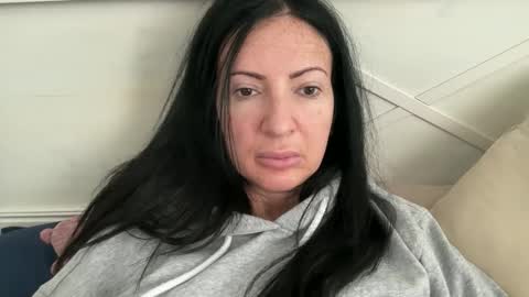 Karina online show from April 16, 2026, 6:58 am