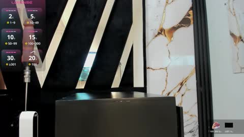 KarinaSimonz online show from December 21, 2025, 8:05 pm