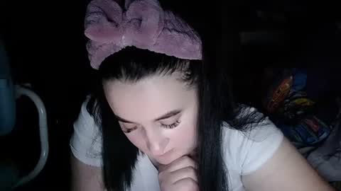 karinkabrunetka2 online show from January 7, 2026, 7:38 pm