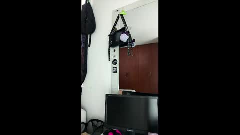 KARINNA  RAVEN online show from April 1, 2026, 7:55 pm