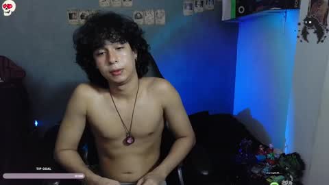 Snapshot of kariozzz chatting on December 28, 2024, 2:43 am call me kai 3 online show from December 28, 2024, 2:43 am