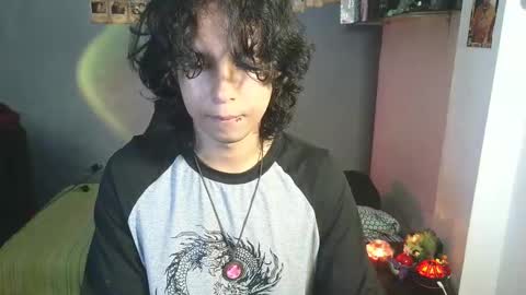 Snapshot of kariozzz chatting on March 11, 2025, 12:39 pm call me kai 3 online show from March 11, 2025, 12:39 pm