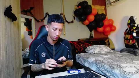 Snapshot of karl_kalvin chatting on November 2, 2025, 2:14 am KARLA Y KALVIN online show from November 2, 2025, 2:14 am