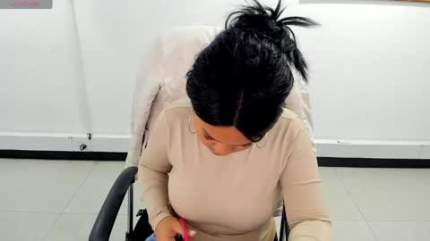 karla_cg online show from April 29, 2026, 8:15 pm