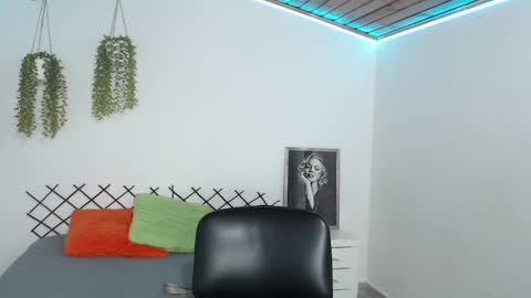 Snapshot of karla_charloby chatting on September 25, 2025, 1:48 pm Karla online show from September 25, 2025, 1:48 pm