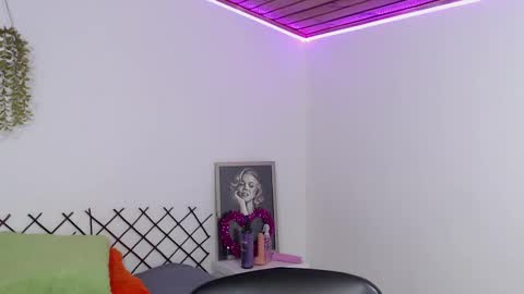 Snapshot of karla_charloby chatting on September 27, 2025, 2:11 pm Karla online show from September 27, 2025, 2:11 pm