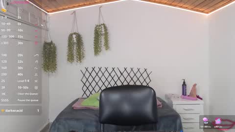 Snapshot of karla_charloby chatting on October 2, 2025, 3:41 pm Karla online show from October 2, 2025, 3:41 pm