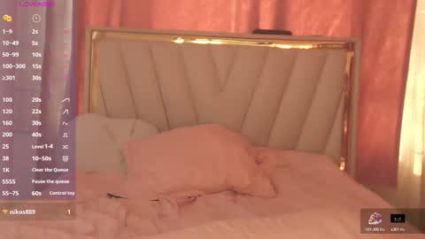 Snapshot of karla_charloby chatting on November 10, 2025, 1:43 pm Karla online show from November 10, 2025, 1:43 pm