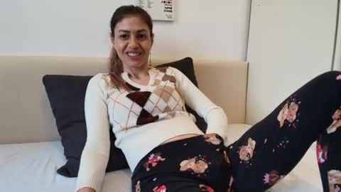 Crystyna online show from March 31, 2026, 7:42 am