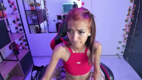 Snapshot of karlaslutskinny__ chatting on November 6, 2025, 8:32 pm karlaslutskinny__ online show from November 6, 2025, 8:32 pm