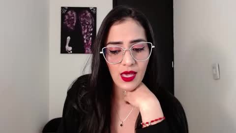 Snapshot of karlota_hank chatting on September 12, 2025, 11:15 pm Karlis online show from September 12, 2025, 11:15 pm