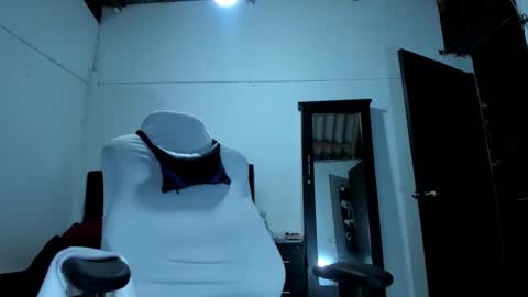 Snapshot of karly_shiine_ chatting on October 26, 2025, 3:23 am karly. online show from October 26, 2025, 3:23 am