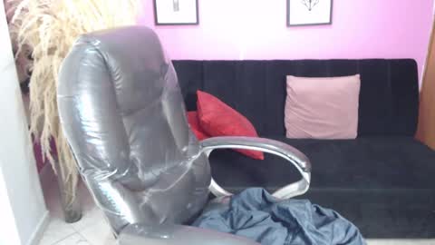 Snapshot of karlye_hot chatting on September 19, 2025, 2:46 am KARLYE online show from September 19, 2025, 2:46 am