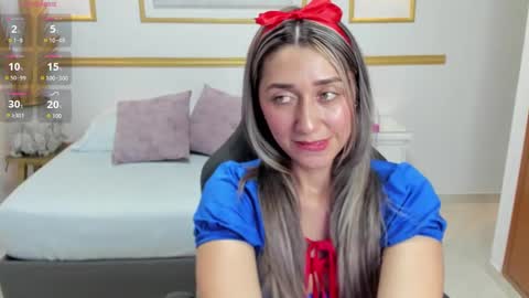 karlyy_ online show from October 30, 2025, 7:36 pm