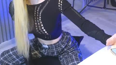 Julia online show from May 11, 2026, 7:44 pm