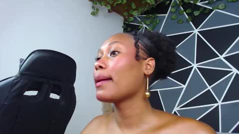 Snapshot of karol_the_warrior chatting on October 10, 2025, 7:46 pm Karol online show from October 10, 2025, 7:46 pm