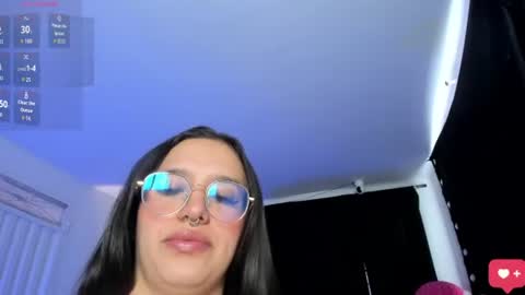 karolina_evans online show from July 29, 2026, 2:04 pm