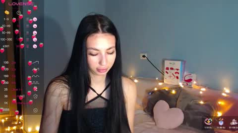 Snapshot of karolina_hottie_ chatting on November 17, 2025, 2:06 am Kira online show from November 17, 2025, 2:06 am