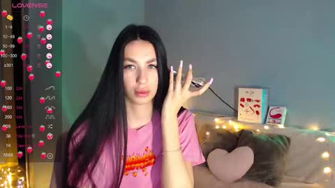 Snapshot of karolina_hottie_ chatting on December 2, 2025, 1:55 am Kira online show from December 2, 2025, 1:55 am