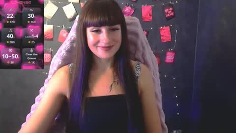 Snapshot of karolina_mia chatting on October 17, 2025, 9:34 am Caroline online show from October 17, 2025, 9:34 am