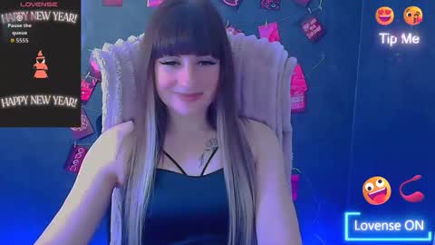 Snapshot of karolina_mia chatting on May 4, 2026, 5:47 am Caroline online show from May 4, 2026, 5:47 am