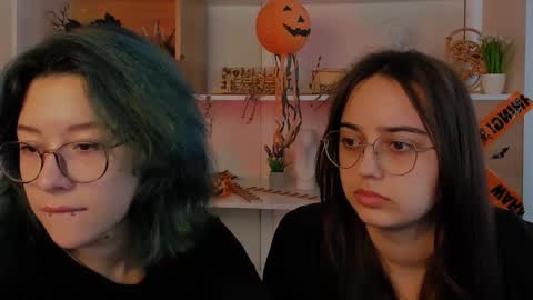 karolina_vendi online show from November 1, 2025, 9:22 am