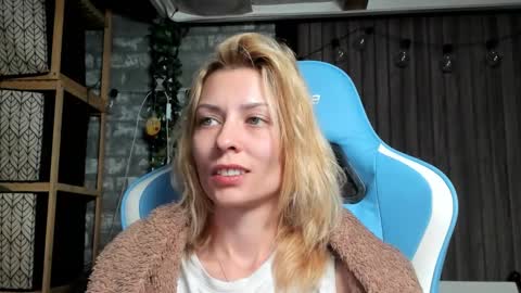 Snapshot of karoline121 chatting on September 17, 2025, 8:54 pm karoline121 online show from September 17, 2025, 8:54 pm