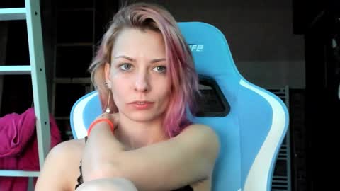 Snapshot of karoline121 chatting on October 22, 2025, 7:46 pm karoline121 online show from October 22, 2025, 7:46 pm