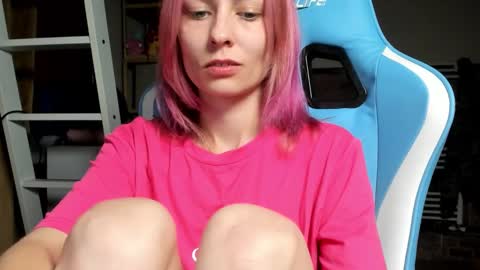 Snapshot of karoline121 chatting on October 23, 2025, 8:29 pm karoline121 online show from October 23, 2025, 8:29 pm