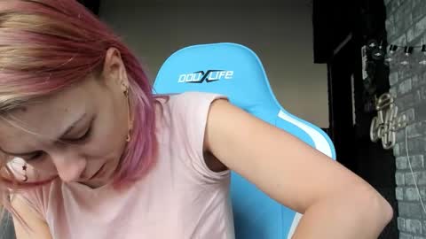 Snapshot of karoline121 chatting on October 26, 2025, 8:31 am karoline121 online show from October 26, 2025, 8:31 am