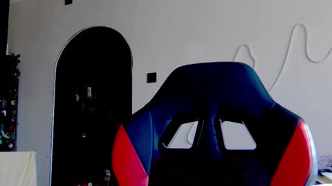 Snapshot of karoline121 chatting on October 31, 2025, 8:04 am karoline121 online show from October 31, 2025, 8:04 am