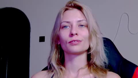 Snapshot of karoline121 chatting on November 4, 2025, 9:47 pm karoline121 online show from November 4, 2025, 9:47 pm