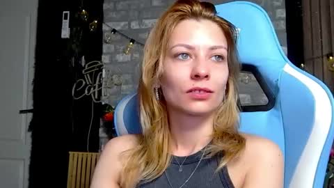 karoline121 online show from March 4, 2026, 10:38 pm