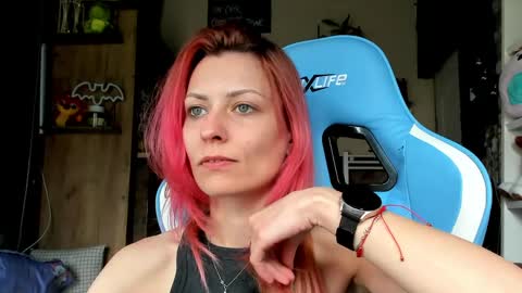 karoline121 online show from April 1, 2026, 1:52 pm