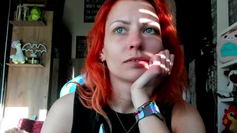 karoline121 online show from April 8, 2026, 3:23 pm