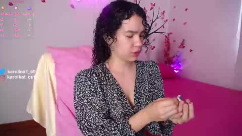 Karolina 3 online show from September 28, 2025, 1:38 pm