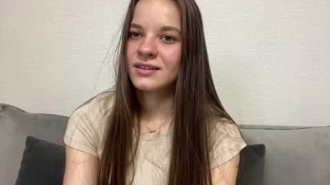 Lia online show from May 15, 2026, 4:14 pm