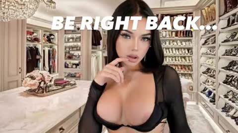 Snapshot of kassandratexascum chatting on September 19, 2025, 2:57 am Kassy online show from September 19, 2025, 2:57 am