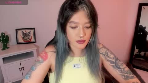 Alicia online show from October 24, 2025, 3:52 pm