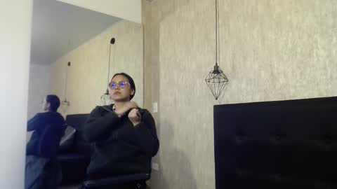 Katalina online show from November 19, 2025, 1:33 pm