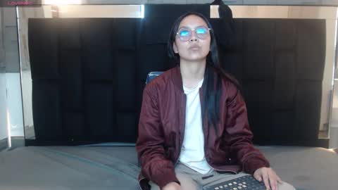 Katalina online show from February 10, 2026, 1:37 pm