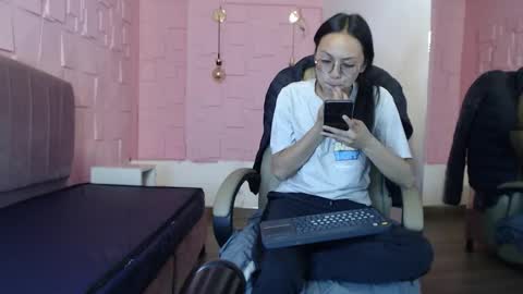Katalina online show from March 17, 2026, 1:47 pm