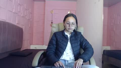 Katalina online show from March 23, 2026, 2:32 pm