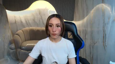 Katalina  online show from April 9, 2026, 8:03 pm