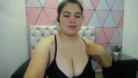 katalina santana25 online show from March 4, 2026, 4:18 am