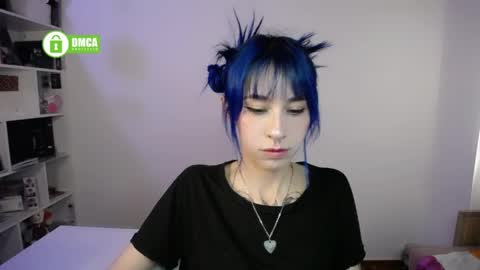 Maca online show from April 23, 2026, 9:28 pm